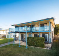 45 Hillside Cres Beach House - e-Seniors