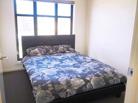 5 Bed 2 Bath Big House - e-Seniors 2