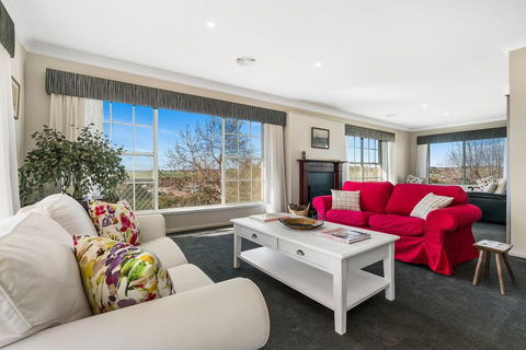 A House With A View, Molong. NSW - e-Seniors 3