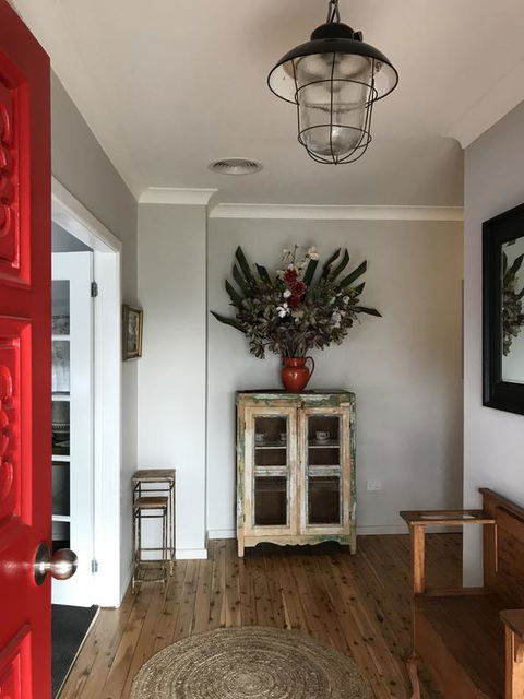 A House With A View, Molong. NSW - e-Seniors 1