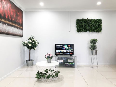 A Stylish Place - Recently Renovated Punbl - e-Seniors 1