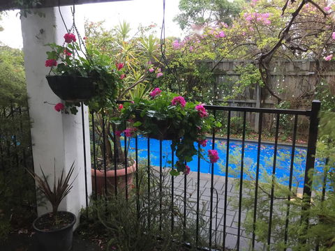 Aarn House B&B Airport Accommodation - e-Seniors 3