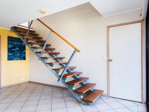 Aaronvale - e-Seniors 1