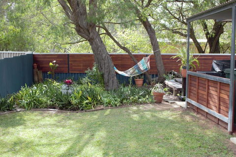 Abbey Beach Cottage - e-Seniors 0