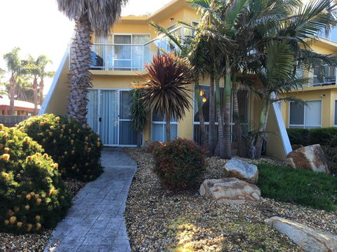 Abel Tasman On Esplanade - e-Seniors 0