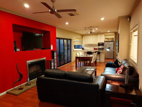 About Time Retreats- Studio Seven - e-Seniors 0