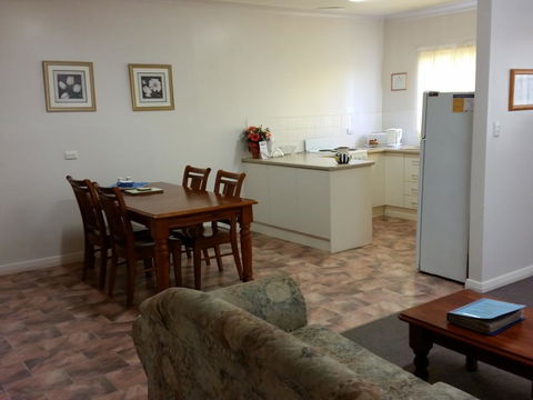 About Town Cottages - e-Seniors 2