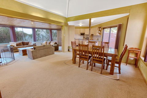 Above Sunset - 100m From The Paynesville Lakes - e-Seniors 3