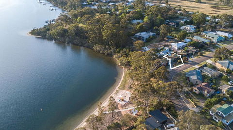 Above Sunset - 100m From The Paynesville Lakes - e-Seniors 0