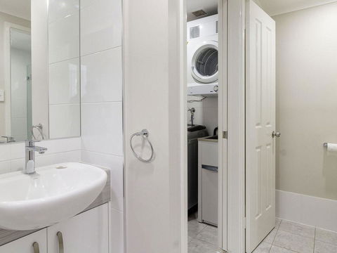 Across The Road From The Beach! - e-Seniors 1