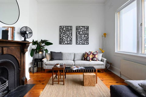 ADDERLEY A Striking 1880s Remodeled Victorian - e-Seniors 2