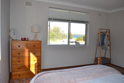 Apartment With Sweeping View Of The Bay, 2 Bedrooms, Sleeps 5 - e-Seniors 2
