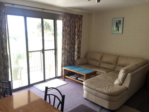 Aquarius Holiday Apartments - e-Seniors 2