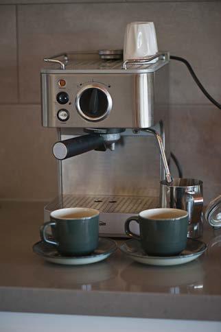 Art At Linden Gate - e-Seniors 3