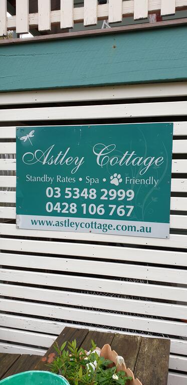 Astley Cottage - e-Seniors 0