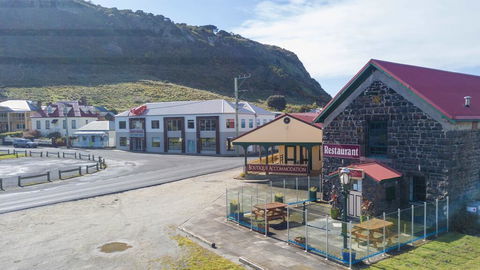 Aston On Alexander - Boutique Accommodation - e-Seniors 1