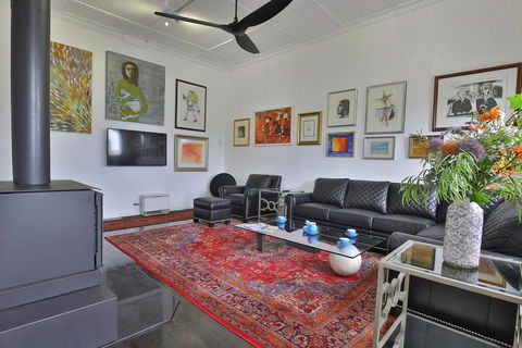 Aston On Church - Luxury Accommodation - e-Seniors 1