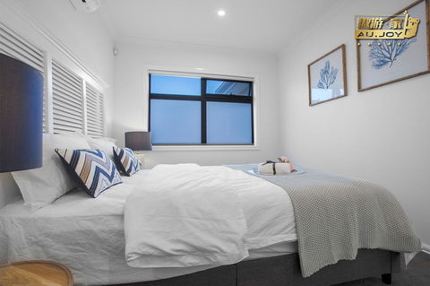 AU.JOY 3 Bed Townhouse Burwood 3 - e-Seniors 3