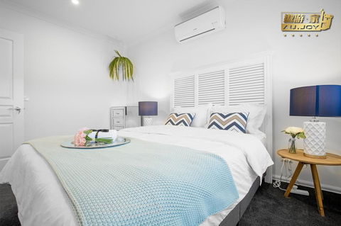 AU.JOY 3 Bed Townhouse Burwood 3 - e-Seniors 2