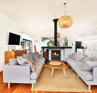 Ayana Beach House - Pet Friendly - Opposite Beach - e-Seniors