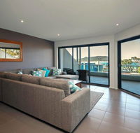 Barefoot Bliss  Fingal Bay - e-Seniors