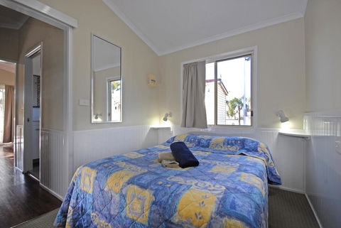 Barrack Point Holidays - e-Seniors 2