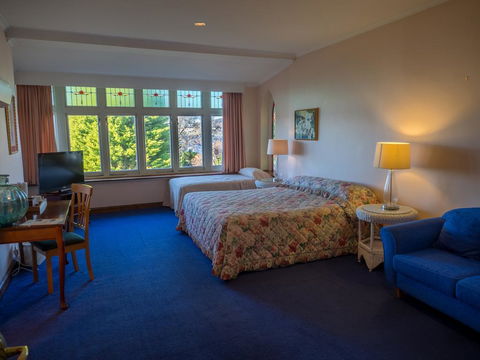 Battery Point Manor - e-Seniors 2