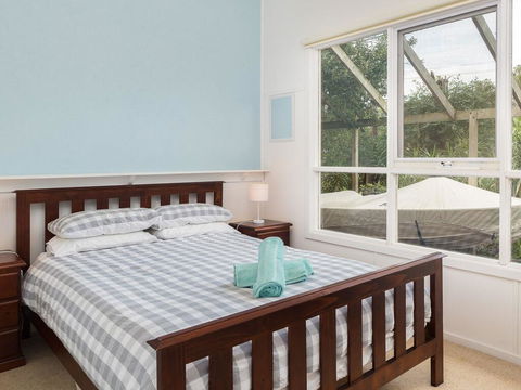 Bay Cottage - e-Seniors 0