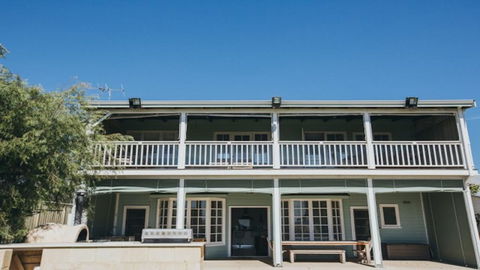 Beach Buoys House - e-Seniors 1