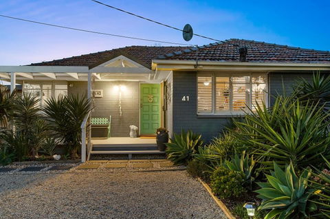 Beach House 41 - e-Seniors 1