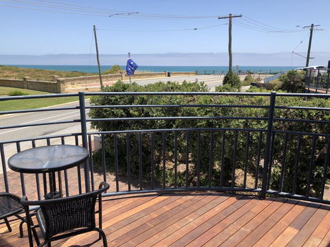 Beach House @ 112 - e-Seniors 0
