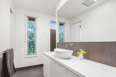 Beach Road Luxury With Ocean Views - e-Seniors 2