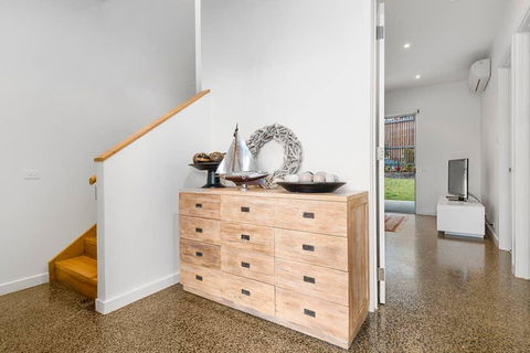 Beach Road Luxury With Ocean Views - e-Seniors 3