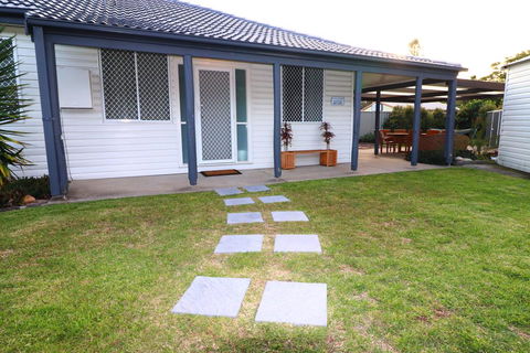 Beach Side Cottage At Blacksmiths - e-Seniors 1