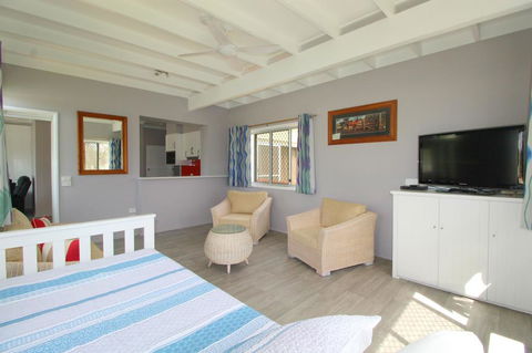 Beachfront 6, 25 Willow Street - e-Seniors 2