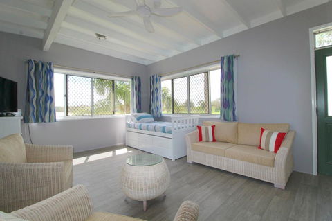 Beachfront 6, 25 Willow Street - e-Seniors 1