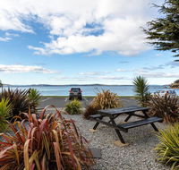 Beachfront Apartment Blackmans Bay - e-Seniors