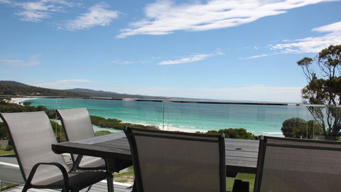 BEACHHOUSE BINALONG Luxury Waterfront Holiday House At Bay Of Fires - e-Seniors 0