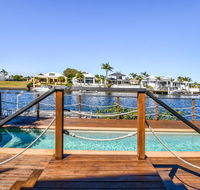 Beautiful waterfront home- CHELSEA - e-Seniors