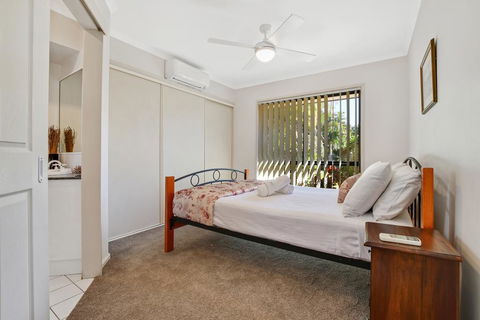 Beautiful Waterfront Home- CHELSEA - e-Seniors 2