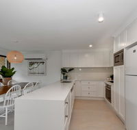 BEAUTIFULLY RENOVATED OCEANSIDE APARTMENT - e-Seniors