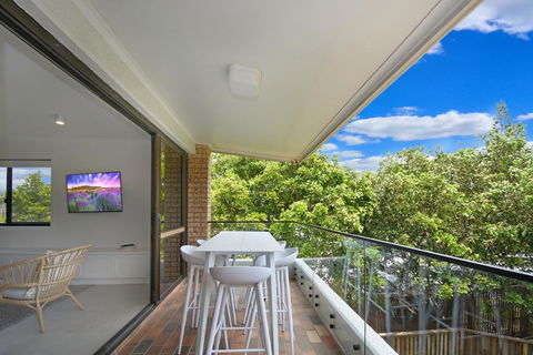 BEAUTIFULLY RENOVATED OCEANSIDE APARTMENT - e-Seniors 1