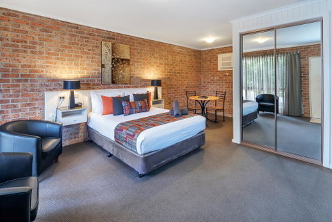 Begonia City Motor Inn - e-Seniors 1