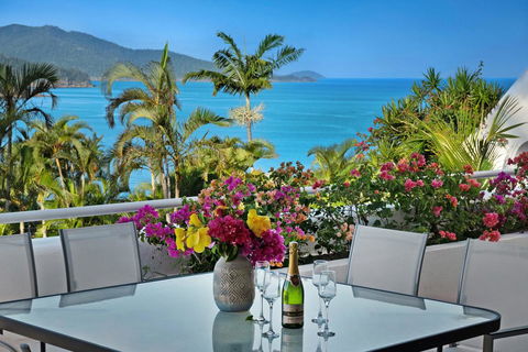Bella Azure Two Bedroom Two Bathroom Spacious Ocean-view Apartment With Golf Buggy - e-Seniors 0