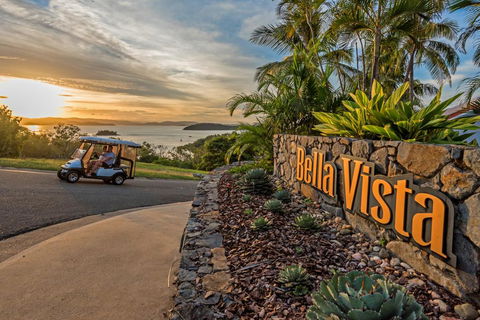 Bella Azure Two Bedroom Two Bathroom Spacious Ocean-view Apartment With Golf Buggy - e-Seniors 3