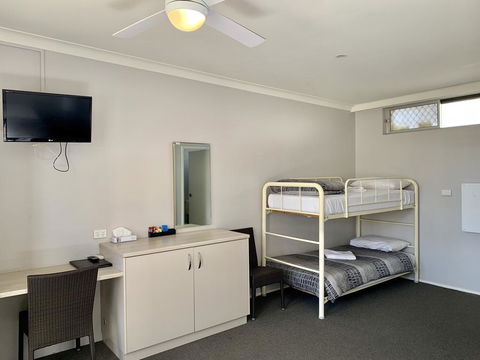 Bermagui Beach Hotel - e-Seniors 1
