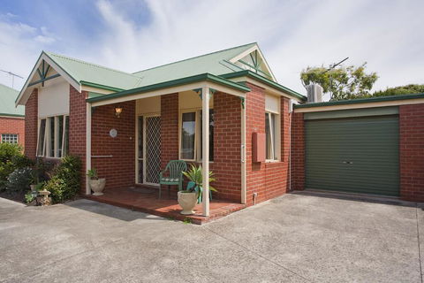 Boston Beach House 2-19 - e-Seniors 0