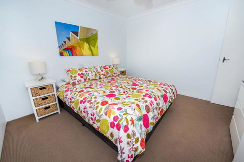 Boulder Bay Rd, Unit 1/19 - e-Seniors 3