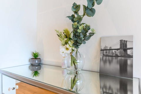 Box Hill 1 Bedroom Apartment With Ultimate View - e-Seniors 2