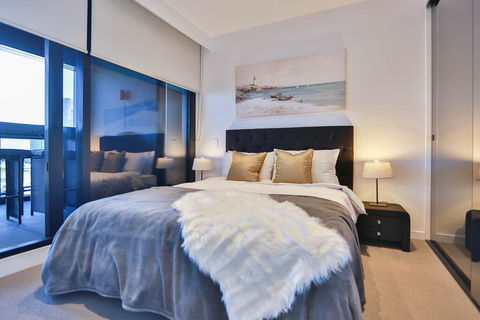 Box Hill Central Sky One Apartment - e-Seniors 1